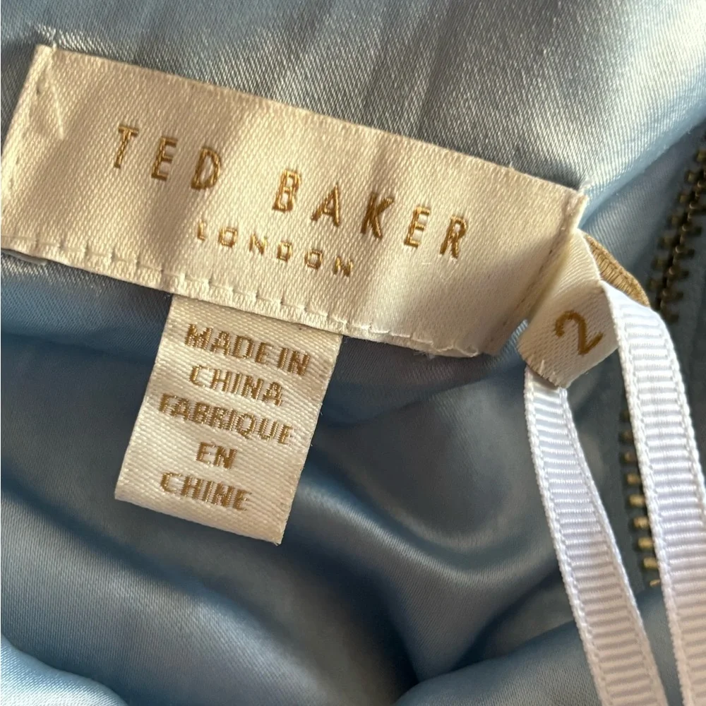 🛍️🛍️ HOST PICK 🎁 TED BAKER Hailly Raspberry-Ripple-Print Off-the-Shoulde… - Picture 5 of 13